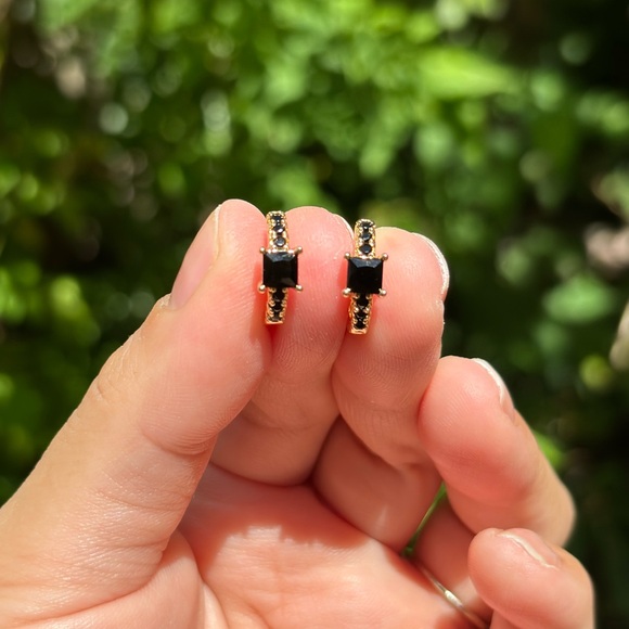 18K Gold Plated Stainless Steel Black Stone Small hoop earrings - Picture 3 of 6